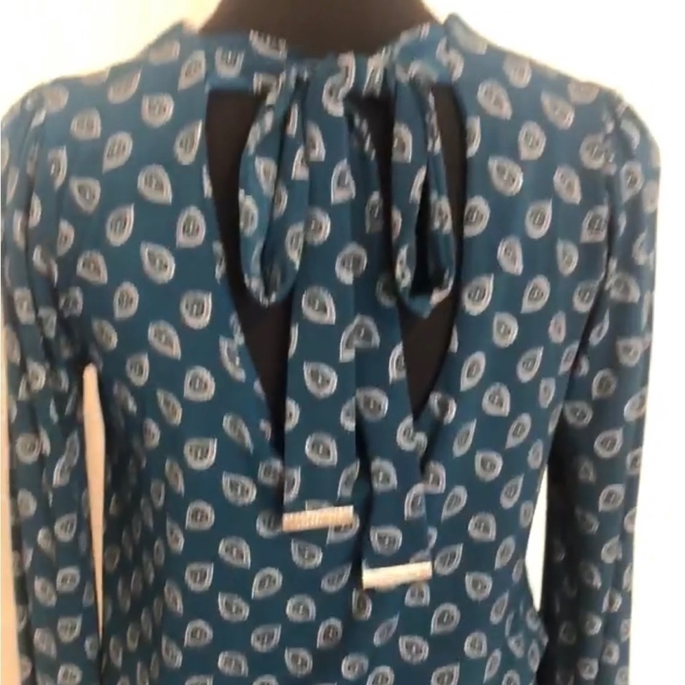 Michael Kors blouse with tie at neck & open in back. - Picture 4 of 9